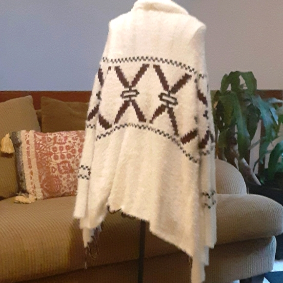 Sweater topper. - Picture 4 of 4